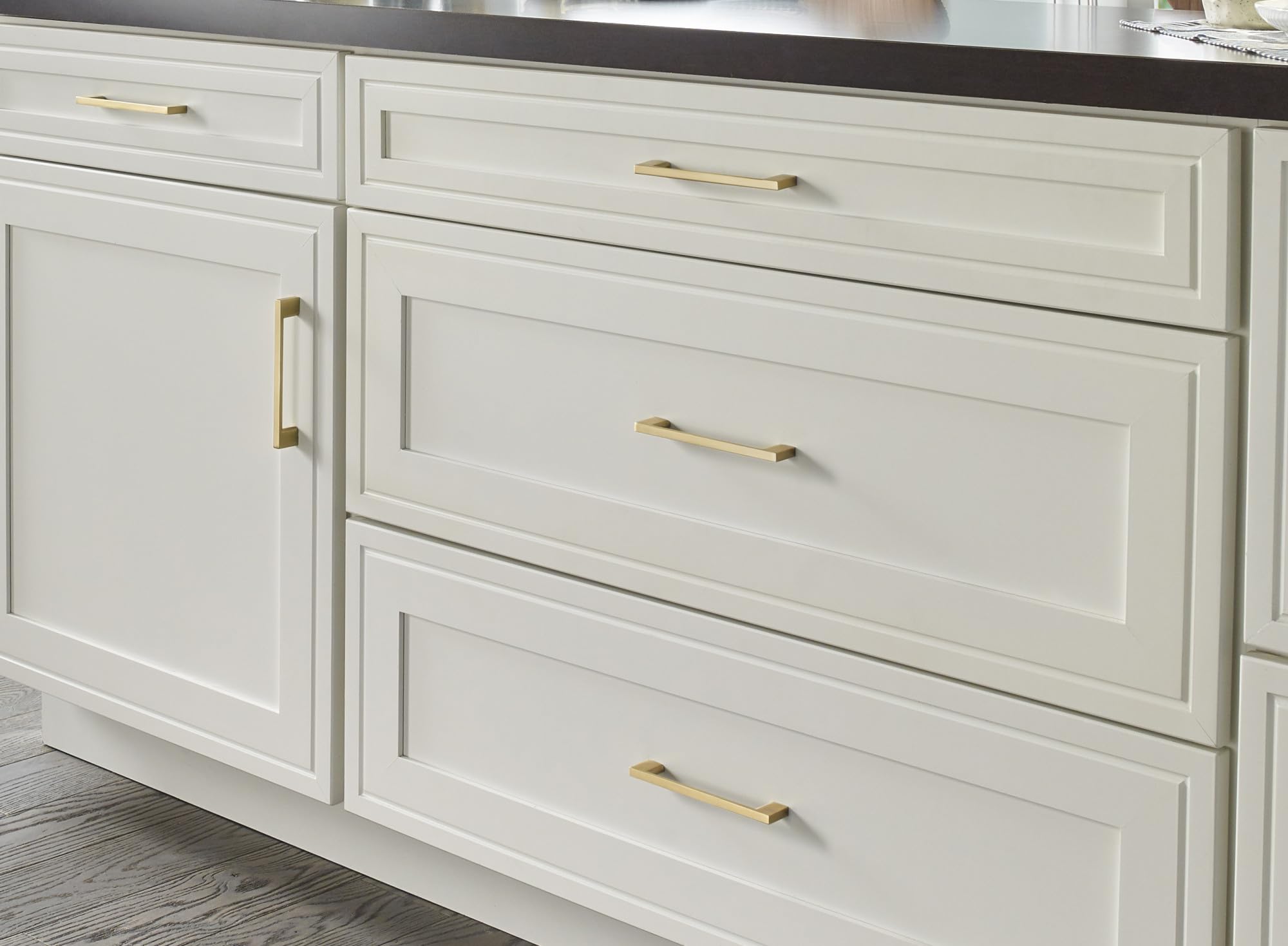Jeffrey Alexander 635-128 Sutton 5-1/16" (128 mm) Center to Center Square Linear Bar Handle Cabinet Handle/Drawer Pull -